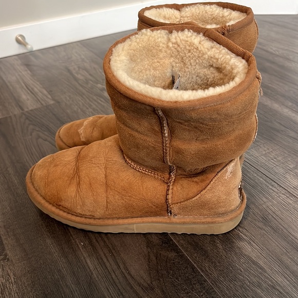 Ugg Boots - Picture 2 of 5